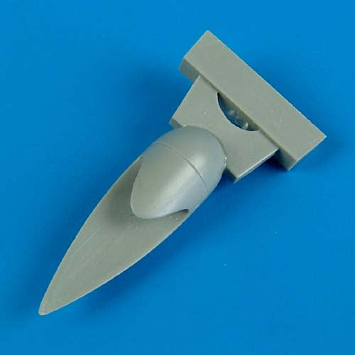 Quickboost (by Aires) 72373 1:72 Grumman F6F Hellcat correct radome