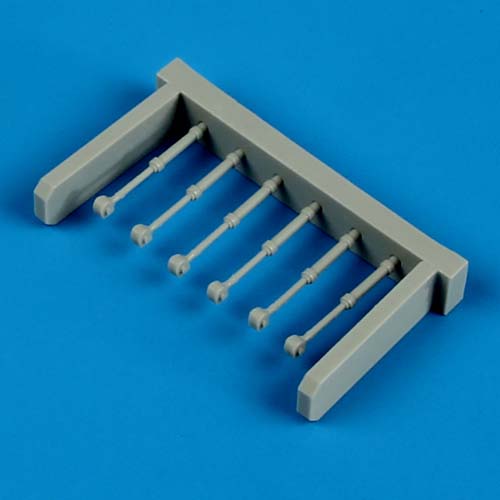 Quickboost (by Aires) 72416 1:72 Convair F-102A Delta Dagger bomb bay covers pistons