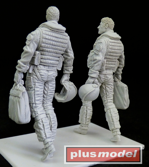 Plus Model AL3005 1:32 walking crew for Grumman F-14A/F-14B/F-14D Tomcat