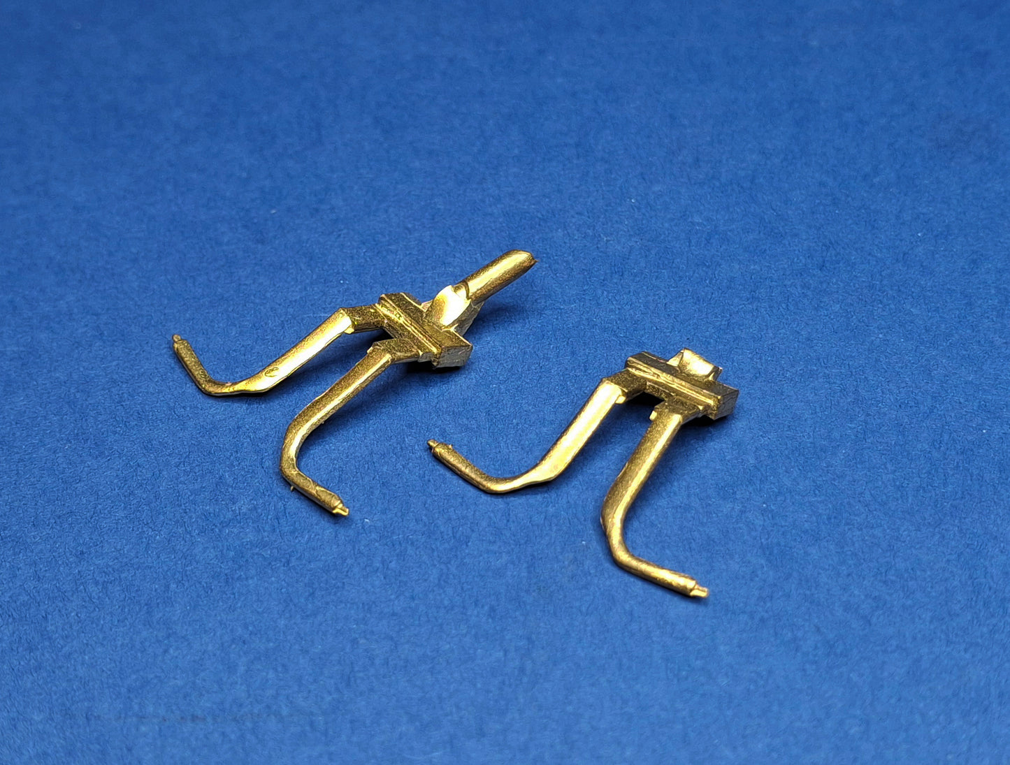Aims 48P069 1:48 FuG 220 SN2 dipole mounts (brass)