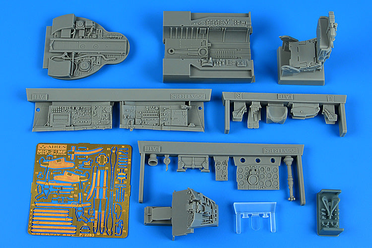 Aires 2283 1:32 Mikoyan MiG-21MF Fishbed I cockpit set - late version