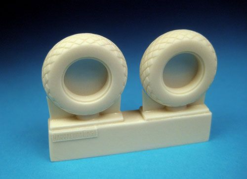 Barracuda Studios BCR32029 1:32 North-American P-51D Mustang Diamond Tread Pattern Tyres