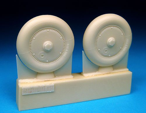 Barracuda Studios BCR32071 1:32 Messerschmitt Bf-109G Wheels - Ribbed Hub Smooth Tyre