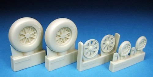 Barracuda Studios BCR32118 1:32 Vought Corsair/Grumman Hellcat Wheels - Plain Tread