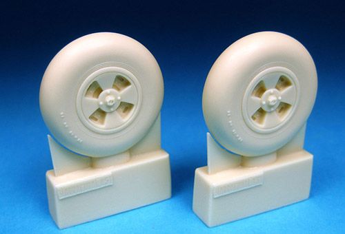 Barracuda Studios BCR32124 1:32 Hawker Tempest 32' 4-Slot Mainwheels - Smooth Tread