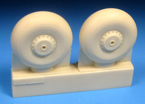 Barracuda Studios BCR72414 1:72 Avro Lancaster Mainwheels - Smooth Tire