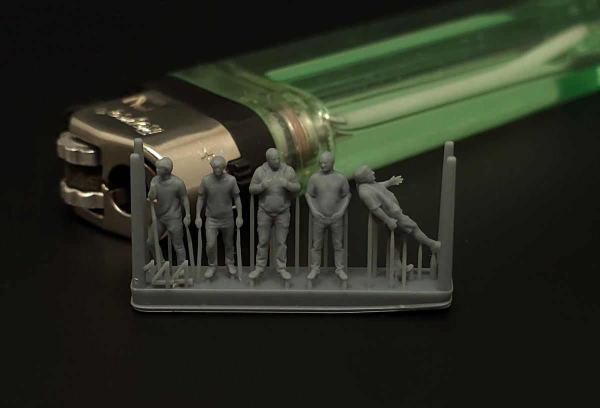 Brengun BRL144208 1:144 Aero flying club members-5 figures (3D-printed) 3D printed figures of aeroclub members