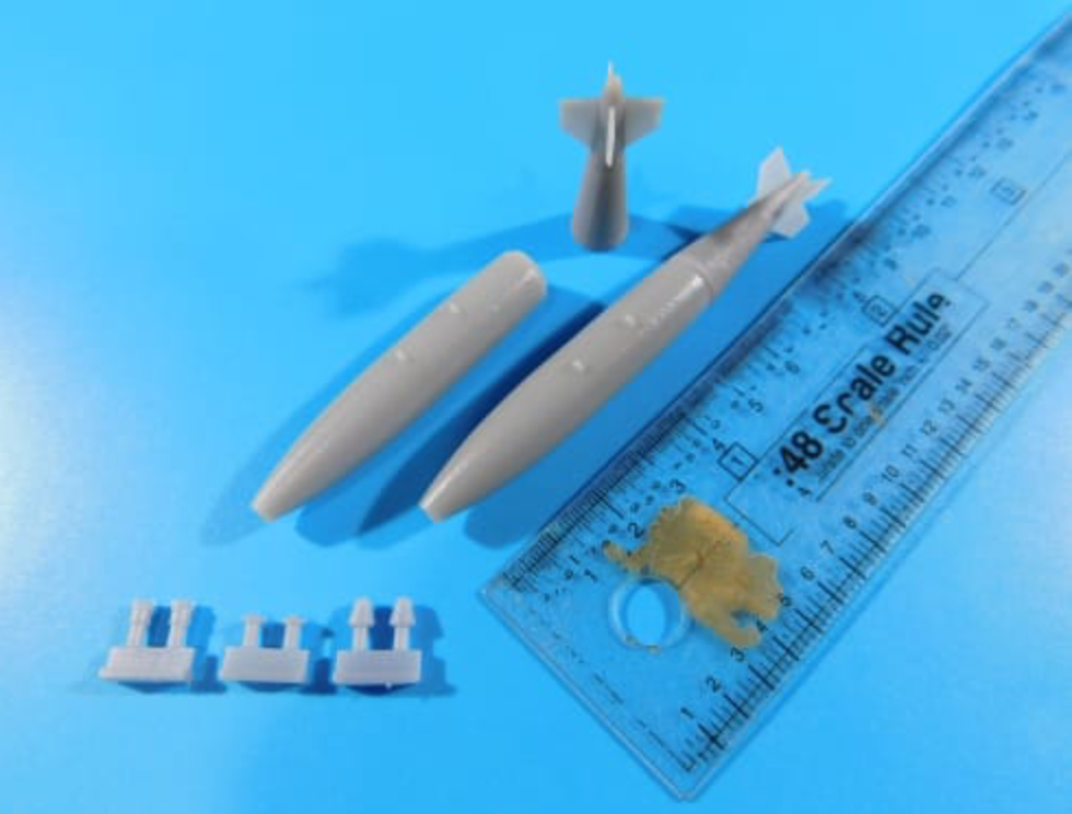 Flying Leathernecks FL48-8003 1:48 Mk-83 1000lb bomb with Conical fin (2)
