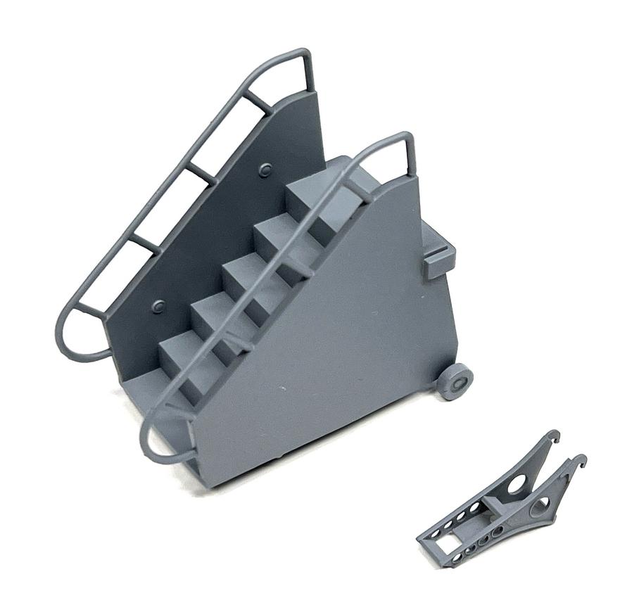 AIM - Ground Equipment GE48040 1:48 Douglas DC-3/C-47/Dakota Passenger Steps plus C-47 portable steps