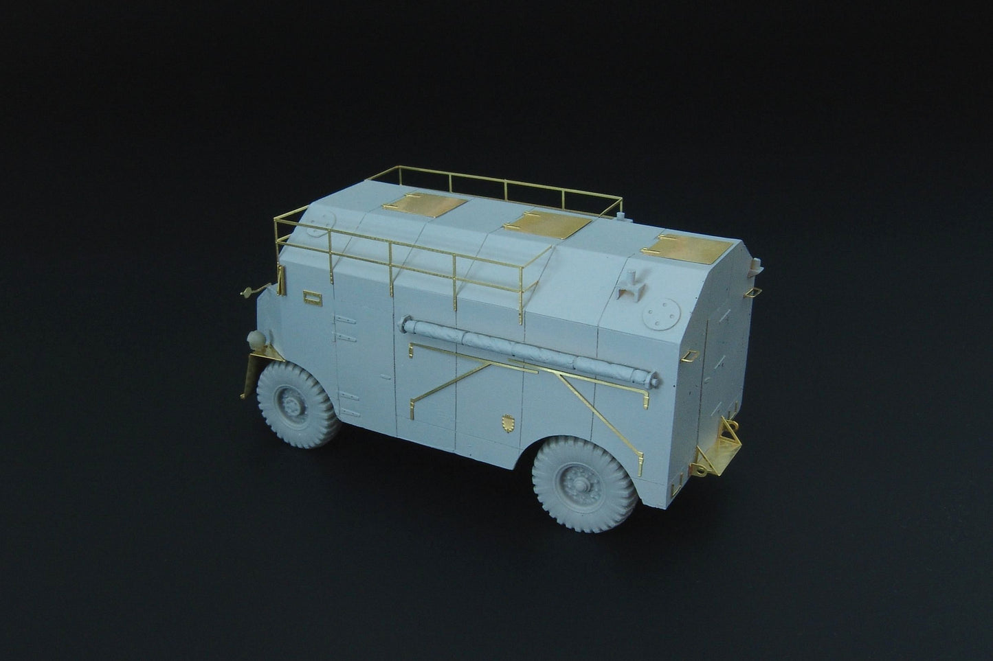 Hauler HLP72027 1:72 AEC Dorchester British Armoured Command Vehicle Resin Kit