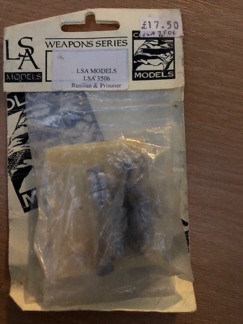 LSA Models LSA3506 54mm Russian and prisoner