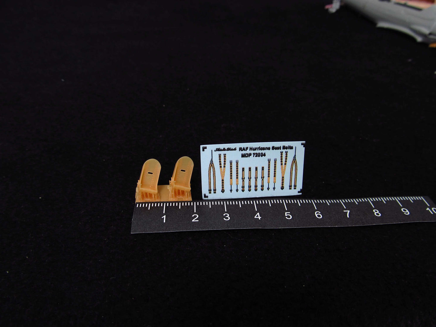Metallic Details R72112 1:72 Hawker Hurricane seats x 2 and 3d-printed seatbelts