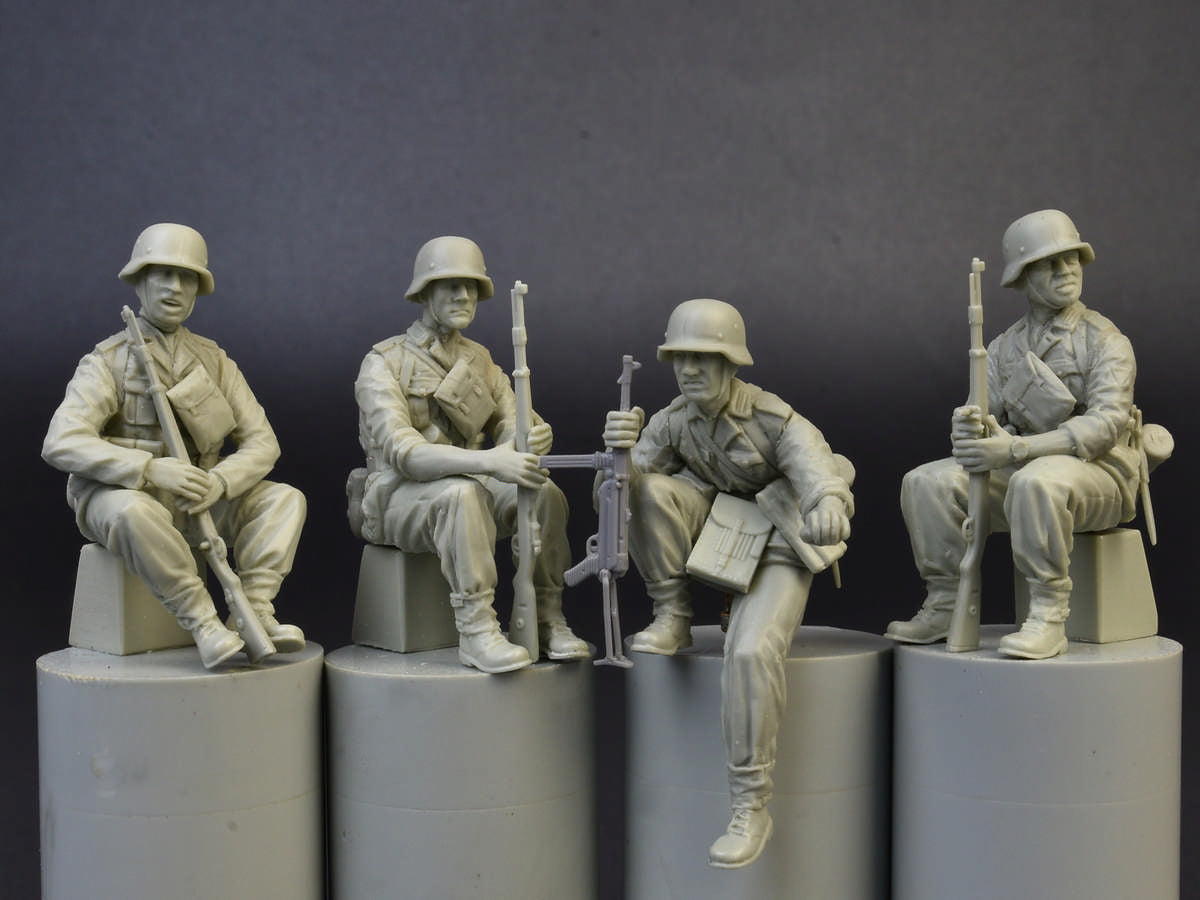 MiniArt 35248 1:35 German Panzergrenadiers (WWII)