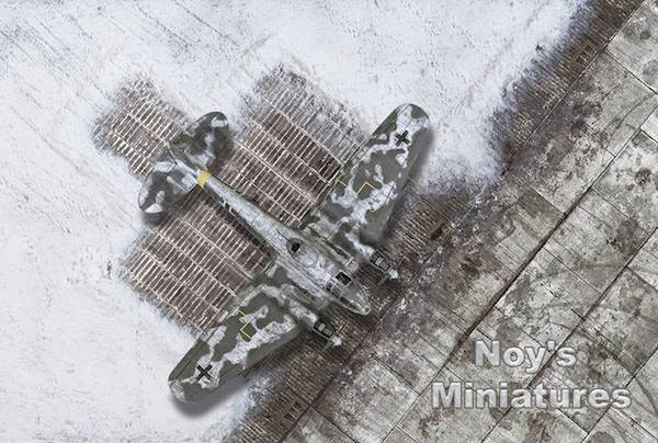 Noy's Miniatures 14425 1:144 'Winter WWII Luftwaffe Hardstand'.