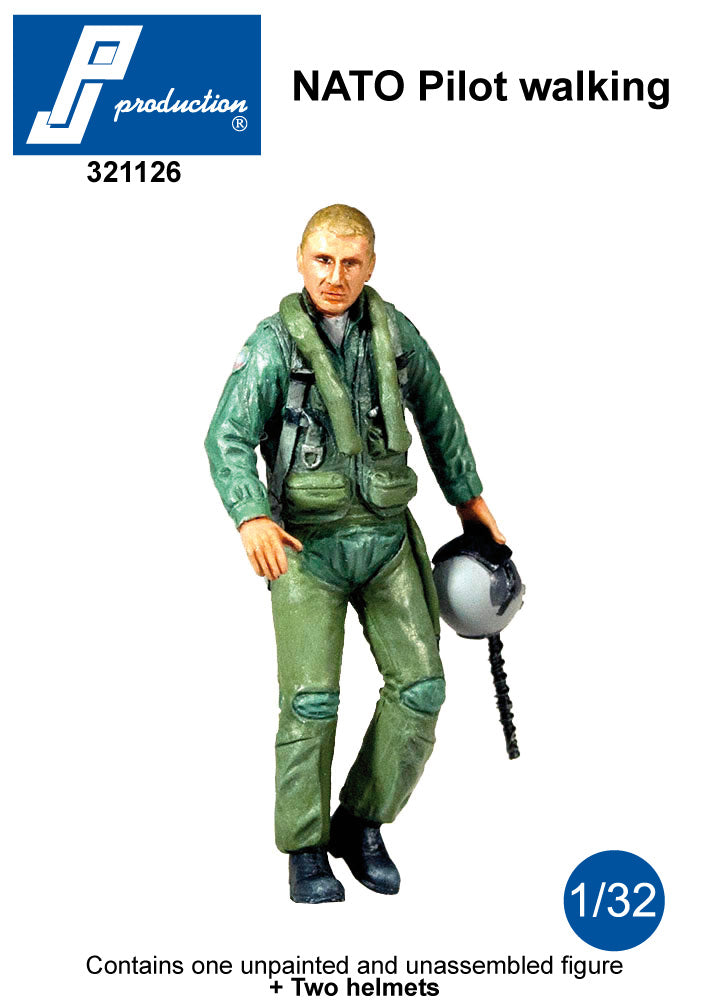 PJ Productions PJ321126 1:32 NATO Pilot Walking (2 Helmets)