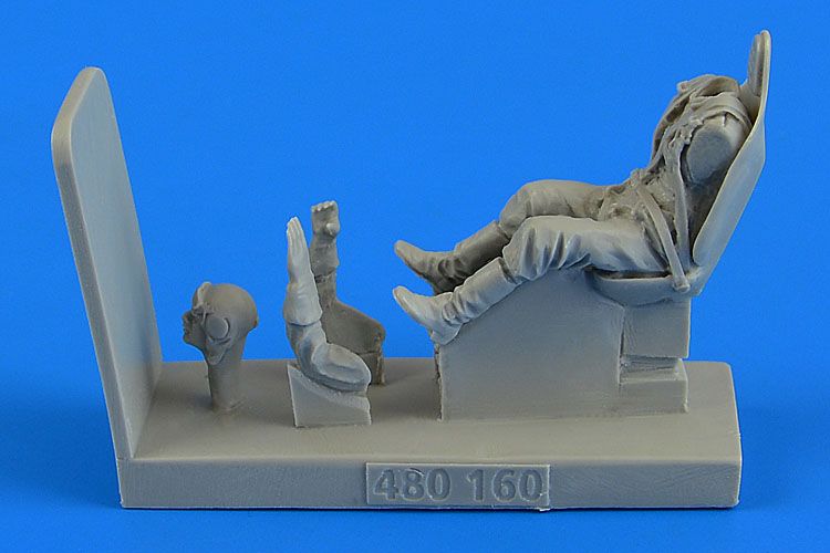 Aerobonus 480160 1:48 Soviet Fighter Pilot with Seat for Polikarpov I-153