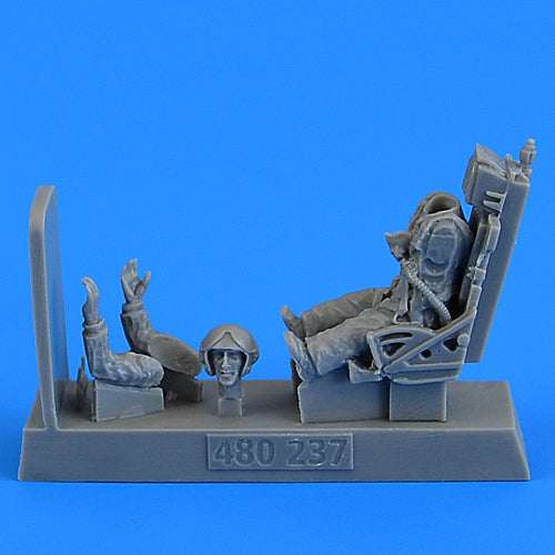 Aerobonus 480237 1:48 Soviet Fighter Pilot with Ejection Seat for Mikoyan MiG-19 Farmer