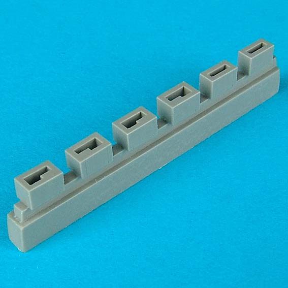 Quickboost (by Aires) 48074 1:48 Supermarine Spitfire Mk.V Empty Shell Case Chute