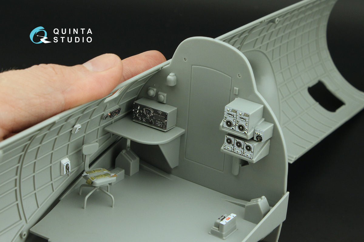 Quinta Studio QD32224 1:32 Boeing B-17G Flying Fortress Radio operator's compartment. (3D-Printed) & coloured Interior