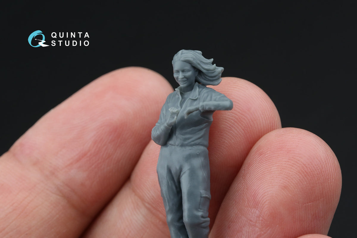 Quinta Studio QT48229 1:48 Svetlana standing near Sukhoi Su-31