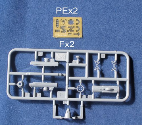 Riich Models RN28009 1:350 U.S.Navy DSRV-1 Mystic (2 x kits in box)