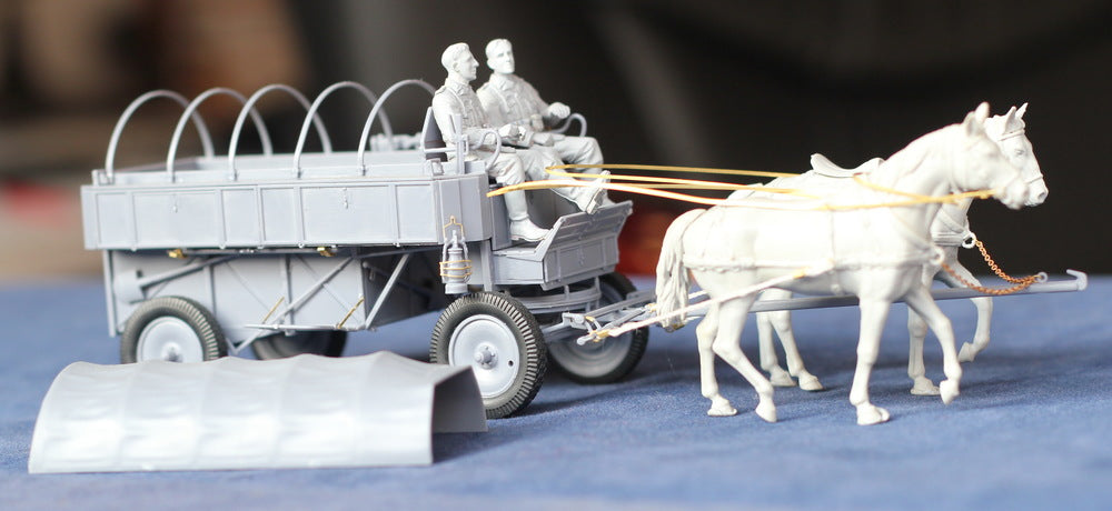 Riich Models RV35043 1:35 HF.7 StahlFeldWagen WWII German 2 Horse Drawn supply wagon with 2 Figures