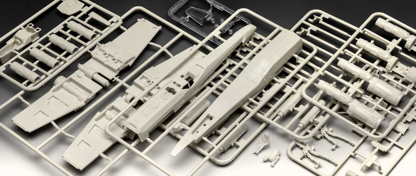 Revell 06790 1:57 Carson Teva's X-Wing Fighter: The Mandalorian