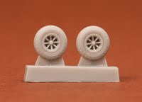 SBS Model SBS72025 1:72 Curtiss P-40N wheels set (27' diamond tread)