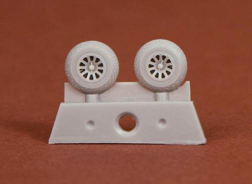 SBS Model SBS72044 1:72 North-American P-51D Mustang wheel set (diamond tread)
