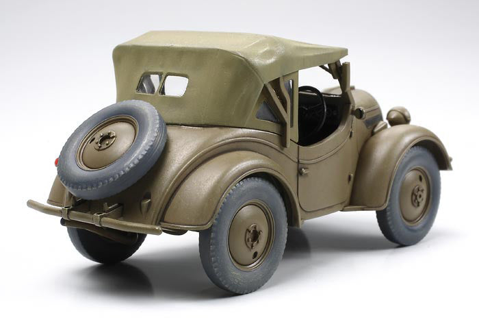 Tamiya 25203 1:48 Kawasaki Ki-61-Id Hien (Tony) & 4x4 Light Vehicle Kurogane Set