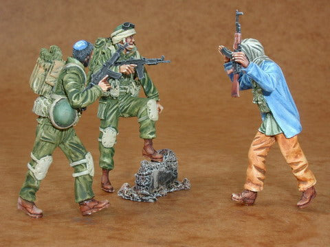 CMK F35094 1:35 Israeli Army (2 figs.) & Palestina People (1 fig.)