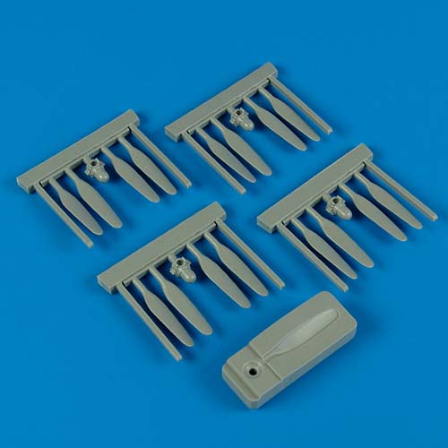 Quickboost (by Aires) 72336 1:72 Consolidated B-24D/B-24J Liberator propellers with assembly tool