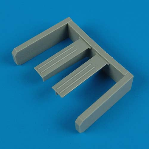 Quickboost (by Aires) 72300 1:72 Consolidated B-24D/B-24J Liberator correct front undercarriage covers