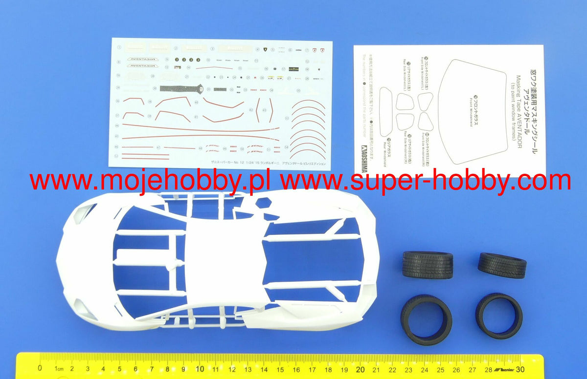 Aoshima 06121 1:24 '14 Lamborghini Aventador Pirelli Edition - Model kit
