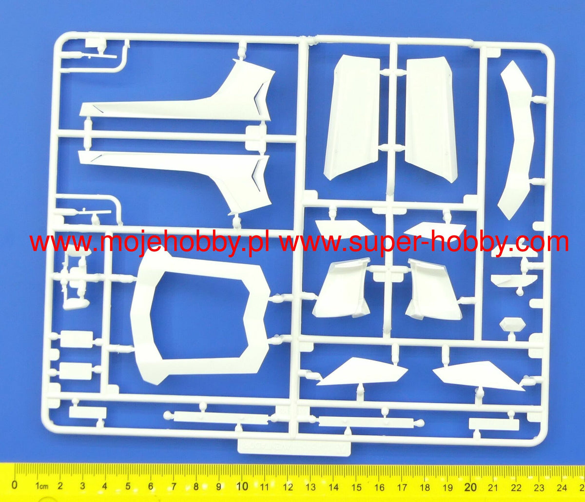 Aoshima 06121 1:24 '14 Lamborghini Aventador Pirelli Edition - Model kit