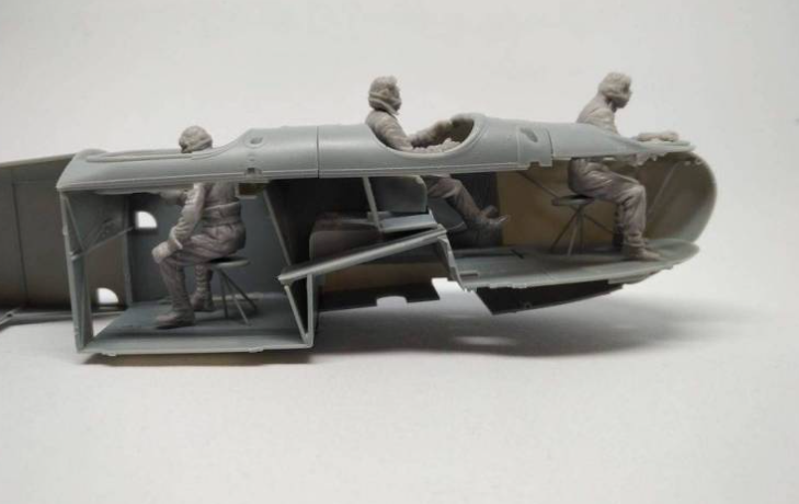 Copper State Models F32-022 1:32 AEG G.IV Bomber German Crew