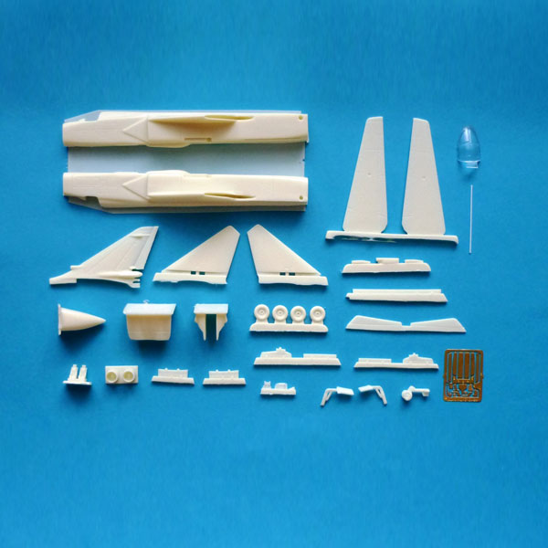 Miniwing 054 1:144 Sukhoi Su-24 Fencer C