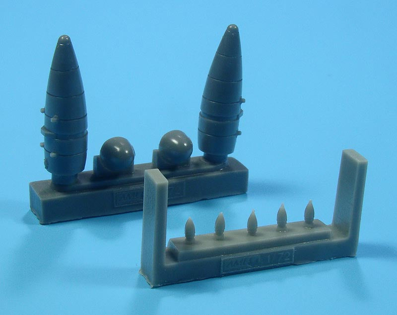AML A72061 1:72 Supermarine Spitfire Mk.IXe German fuel tanks in Czech AF service