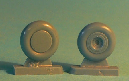 AML A72011 1:72 wheel well for Curtiss P-40B, P-40C, P-40E, P-40M, P-40N (PUR + PE parts)
