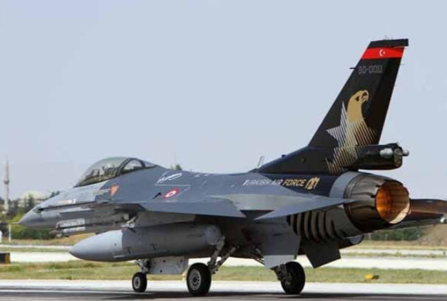 Babibi Models DDT-01015 1:48 Lockheed-Martin F-16D Soloturk 2nd & 3rd plane & Wolf Squadron