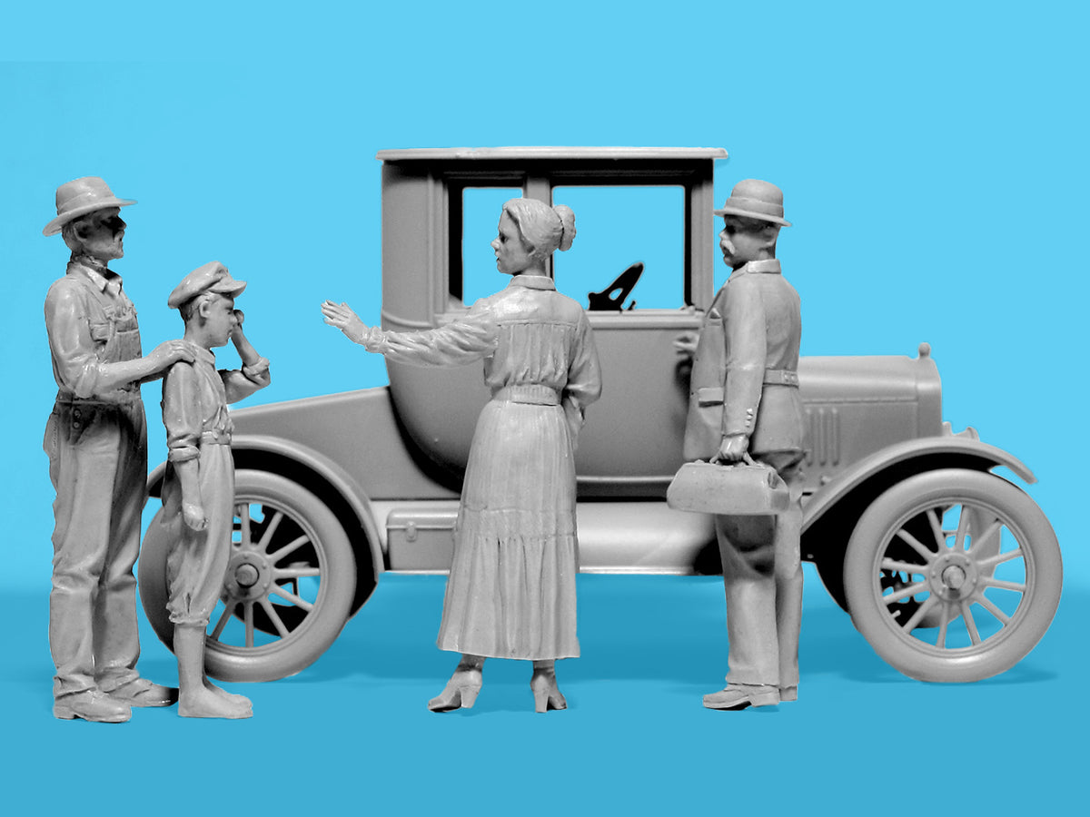 ICM 35829 1:35 Doctor on Call. 1918 Model T Doctors Coupe with one Doctor figure and 3 farmer figures