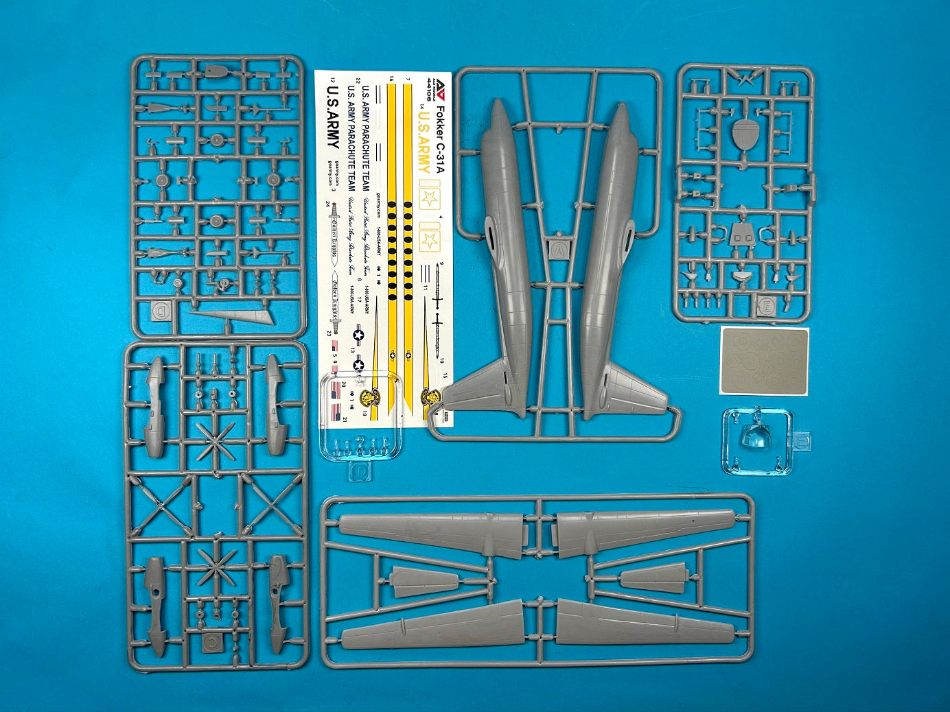 A & A Models 44106 1:144 Fokker C-31A ('Golden Knights' parachute team)