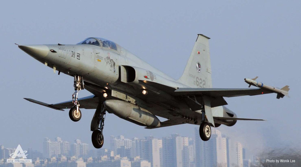 Academy 12644 1:144 Northrop KF-5E Tiger II fighter, RoKAF