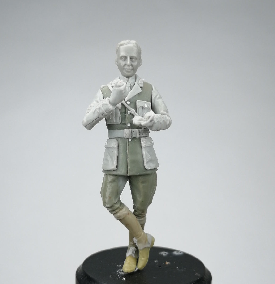 Aims 32F003 1:32 Padre Keymer. Rev Keymer RFC staff chaplain to 40 sqn.