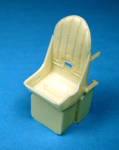 Barracuda Studios BCR32001 1:32 Supermarine Spitfire Mk.XIII/Mk.IXc Seat with Leather Back Pad Wheel