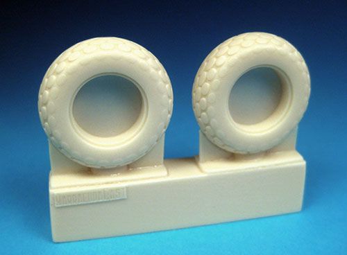 Barracuda Studios BCR32030 1:32 (Ltd) American P-51D Mustang Oval Tread Pattern Tyres