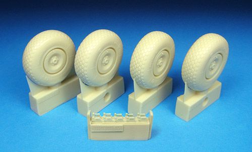 Barracuda Studios BCR32062 1:32 Heinkel He-219A-7 Uhu Diamond Tread Main Wheels