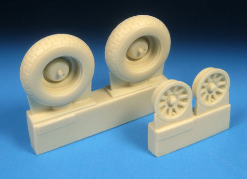 Barracuda Studios BCR32381 1:32 North-American P-51D Mustang Block Tread Mainwheels