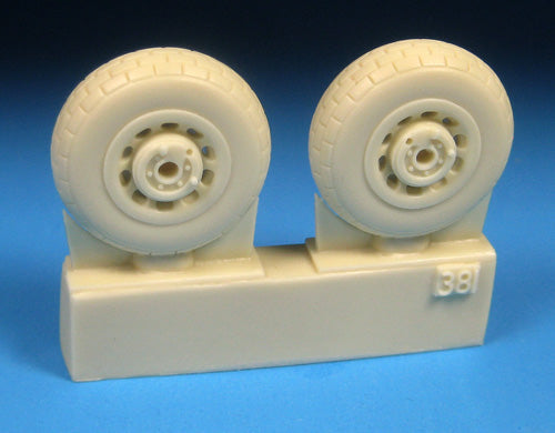 Barracuda Studios BCR32381 1:32 North-American P-51D Mustang Block Tread Mainwheels