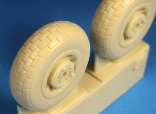 Barracuda Studios BCR32381 1:32 North-American P-51D Mustang Block Tread Mainwheels